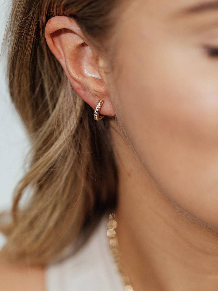 Huggies Aries para venta al por mayor de Lavender and Grace Jewelry