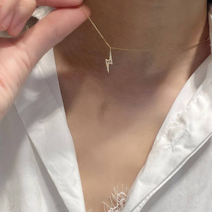 Perimade & Co. LLC – Colar pingente/pendente por atacado – Colar Relâmpago Trovão em Prata de Lei 9251