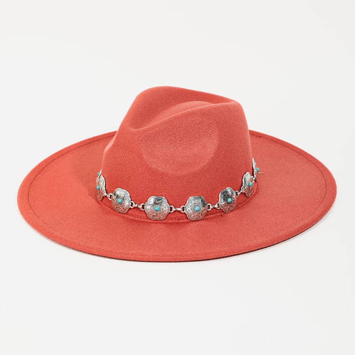 Collections by Fame Accessories – Großhandel Fedora-Hut – Damen – Fedora-Hut mit Kettenriemen8