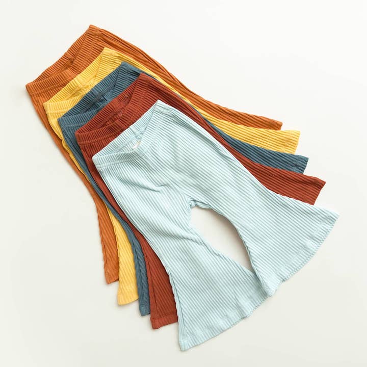 Cutbray utsvängda byxor i karamellfärger för wholesale av Little Tijn - BohoPanna NL