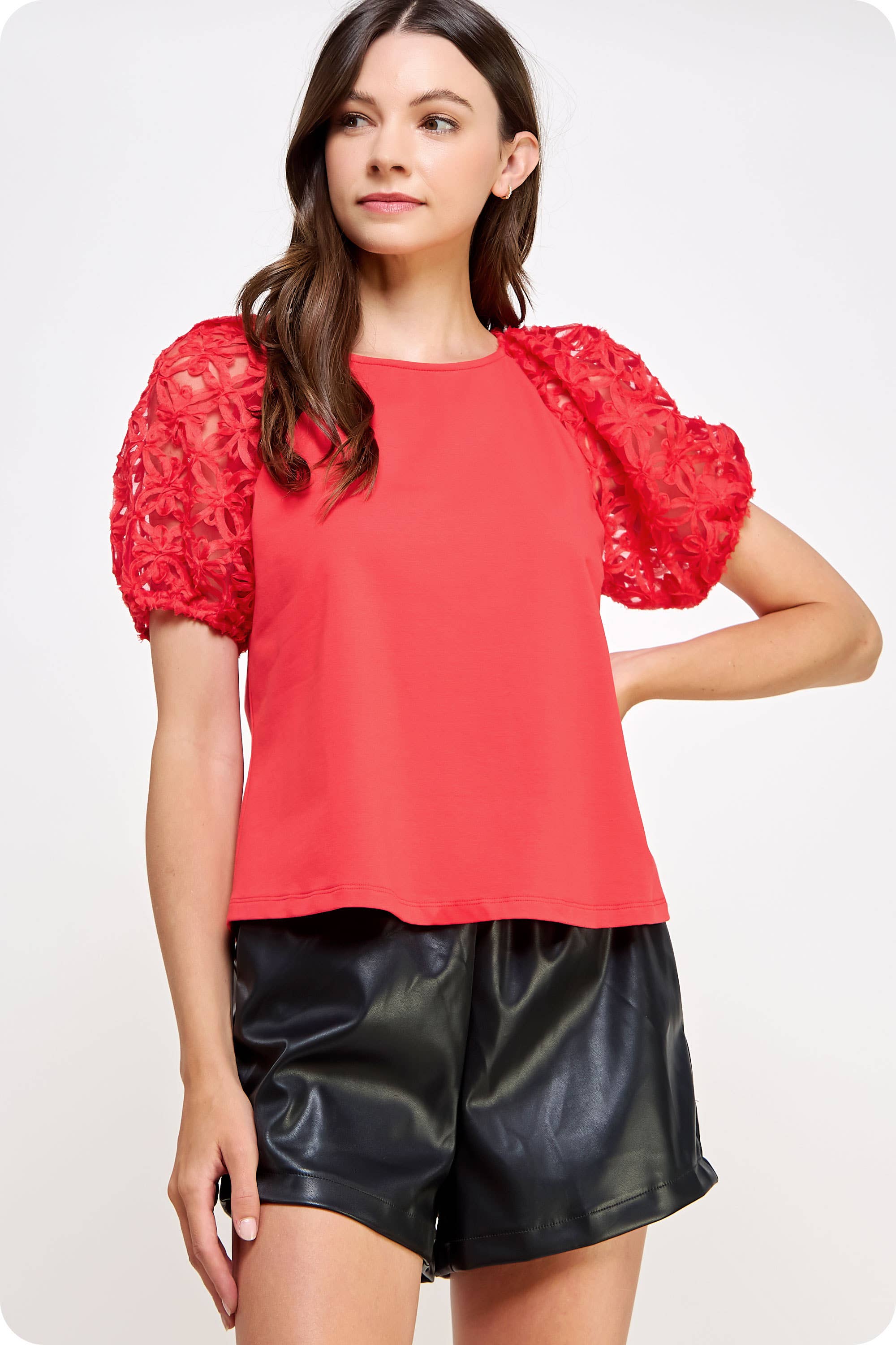 Strut & Bolt - Vente Haut en maille – femme - T-shirt en tricot à manches courtes à texture florale 3D12