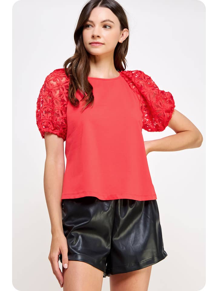 Strut & Bolt - Vente Haut en maille – femme - T-shirt en tricot à manches courtes à texture florale 3D12