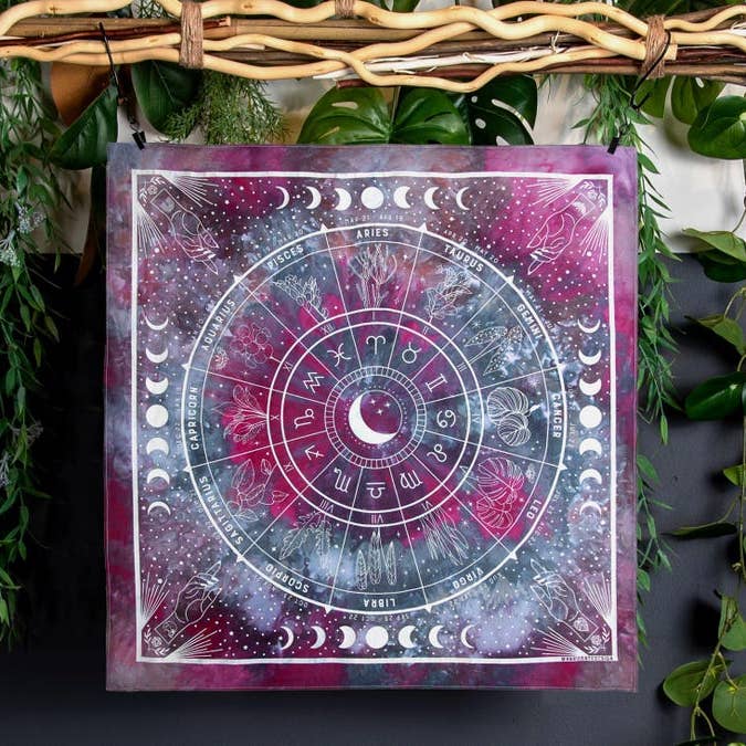 Pflanzen-Zodiak-Bandana | Eisgefärbt für den Großhandel von Variegate Design