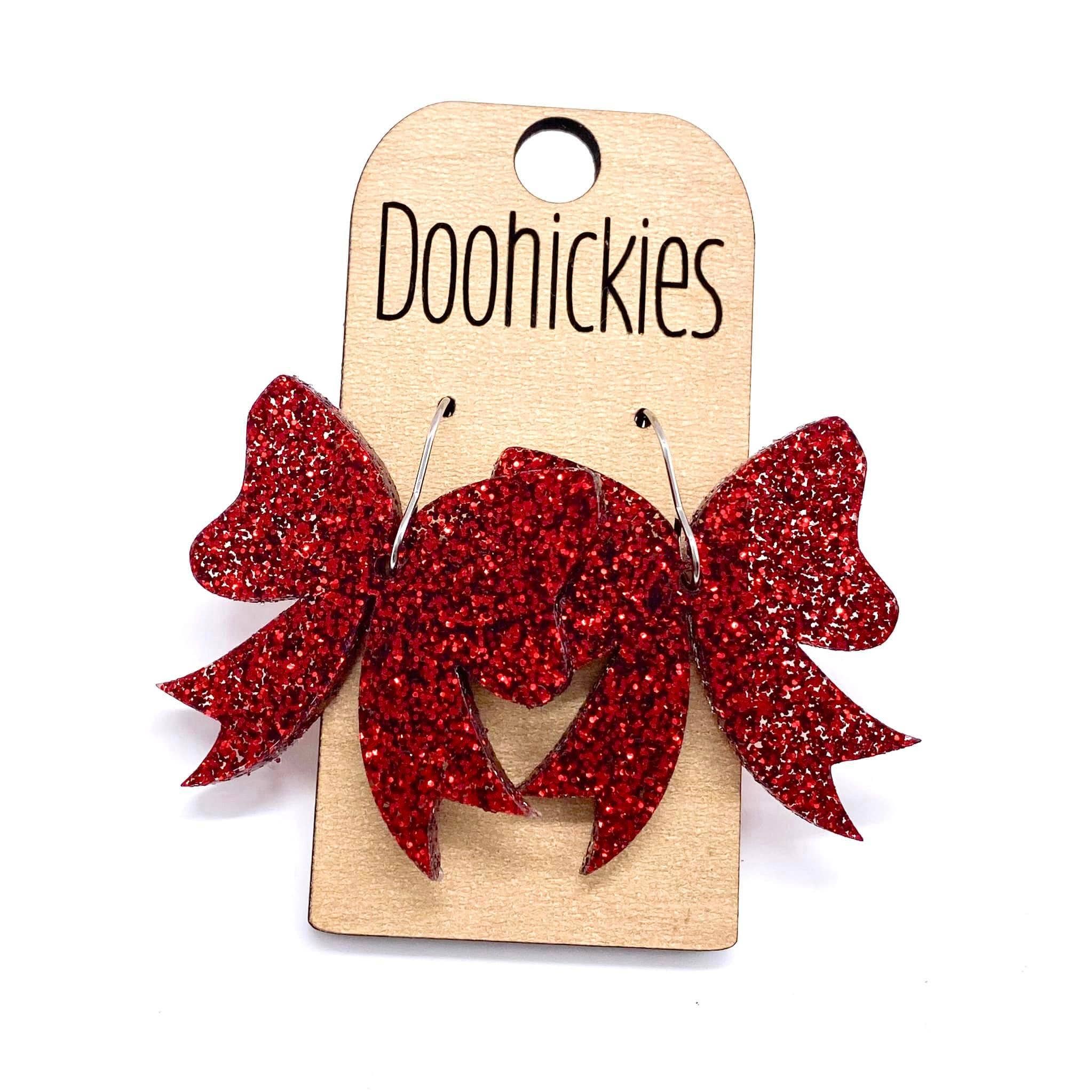Doohickies - Vente Boucles d'oreilles pendantes - Boucles d'oreilles pendantes avec nœud à paillettes de 1,5" - Boucles d'oreilles personnalisées esprit d'école - 9 options de couleur1