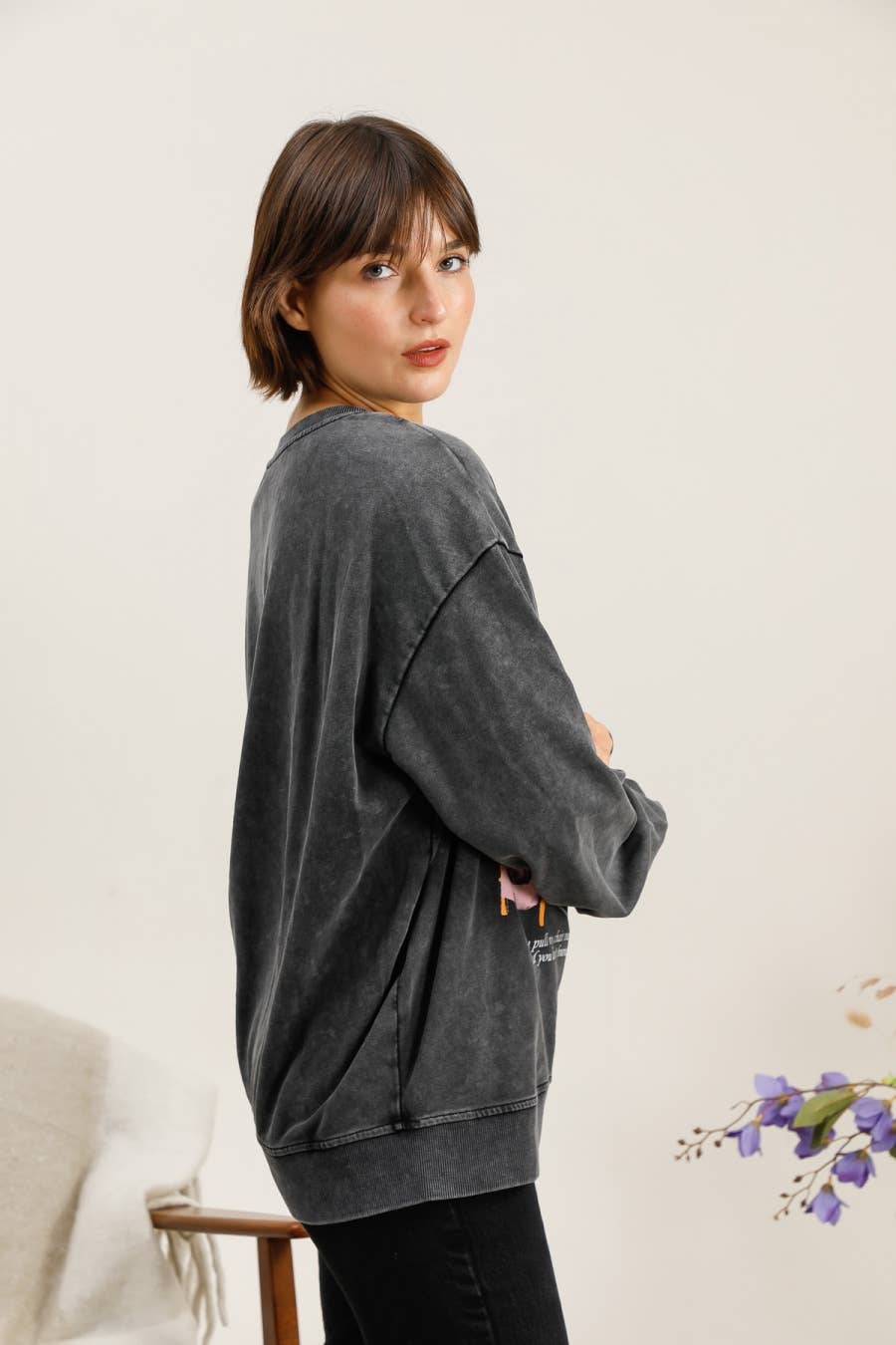 Attrait Paris - Wholesale Graphic Sweatshirt - Women's - Crew neck sweatshirt, faded effect design pattern2