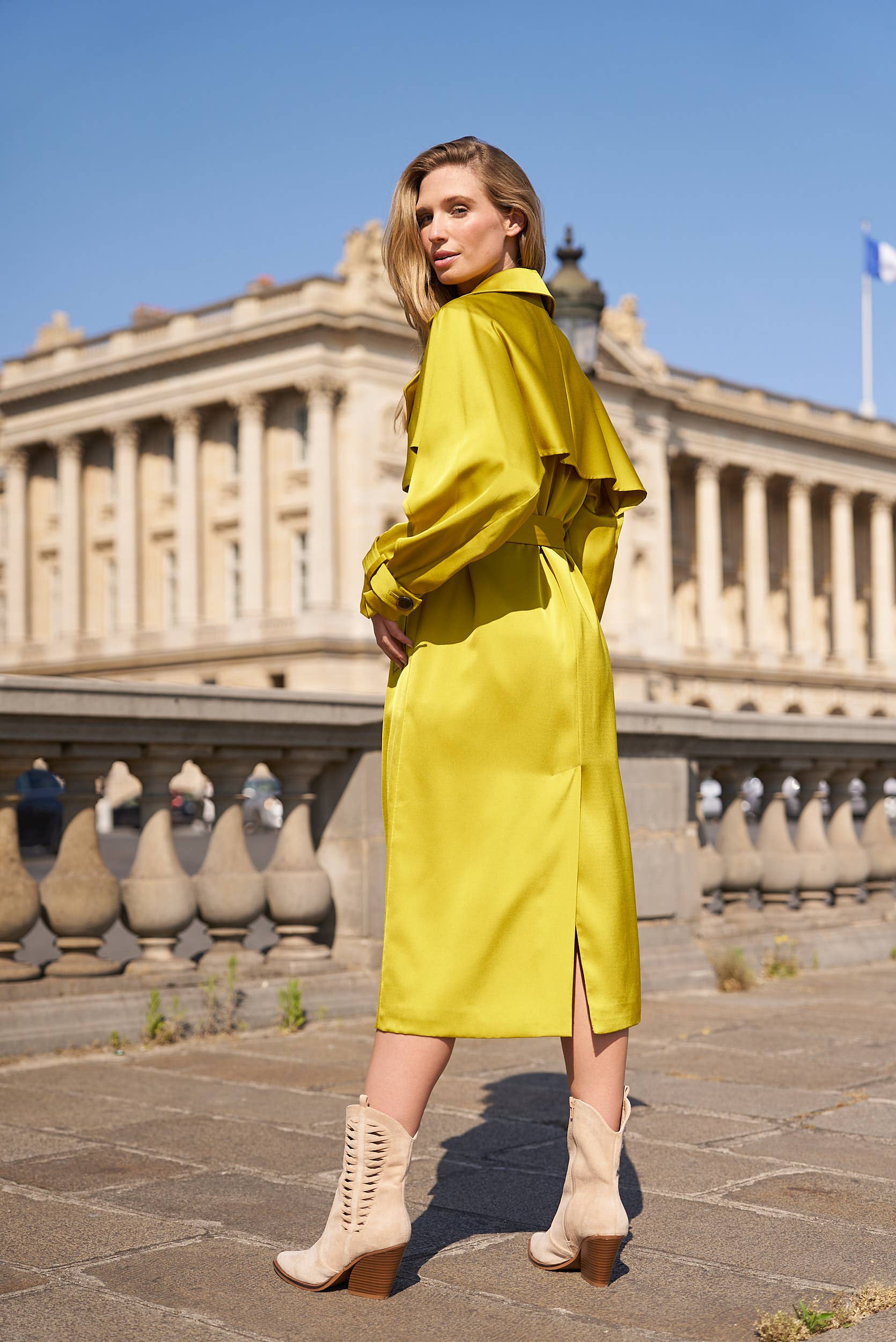 Attentif Paris - Venta al por mayor Gabardina - Mujer - Gabardina larga de satén con cinturón29