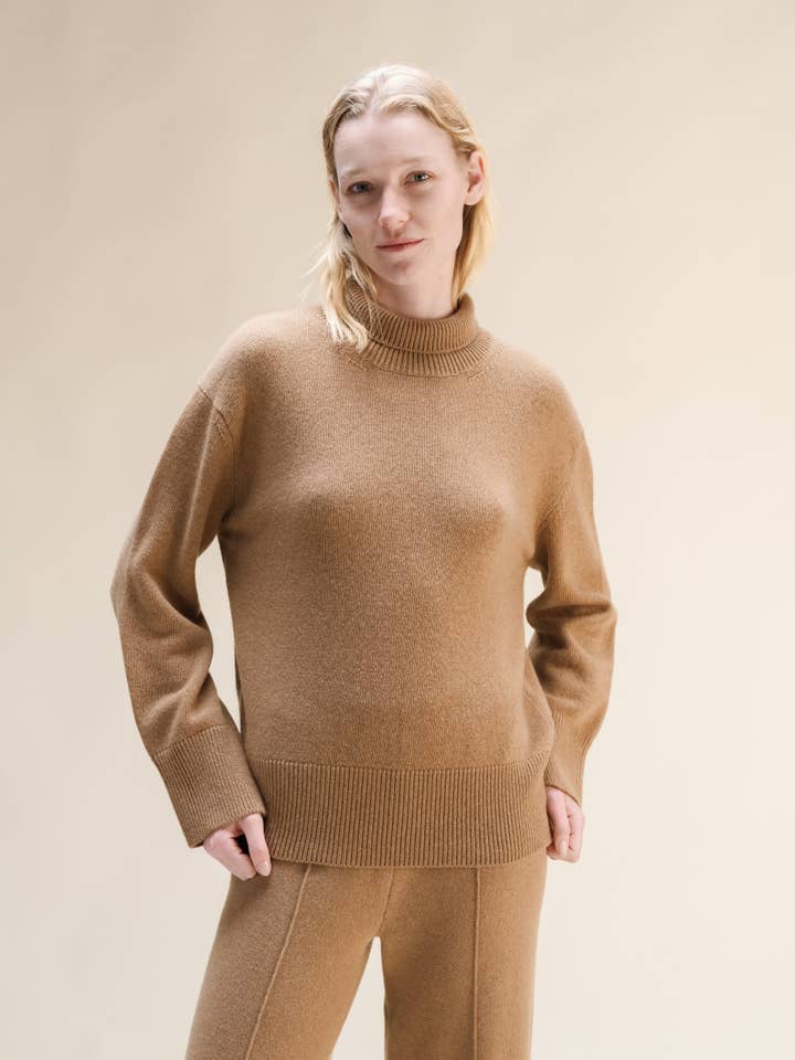 Lèmme – wholesale Knitted jumper – Women′s – Maglione Maxi Dolcevita in Misto Cashmere