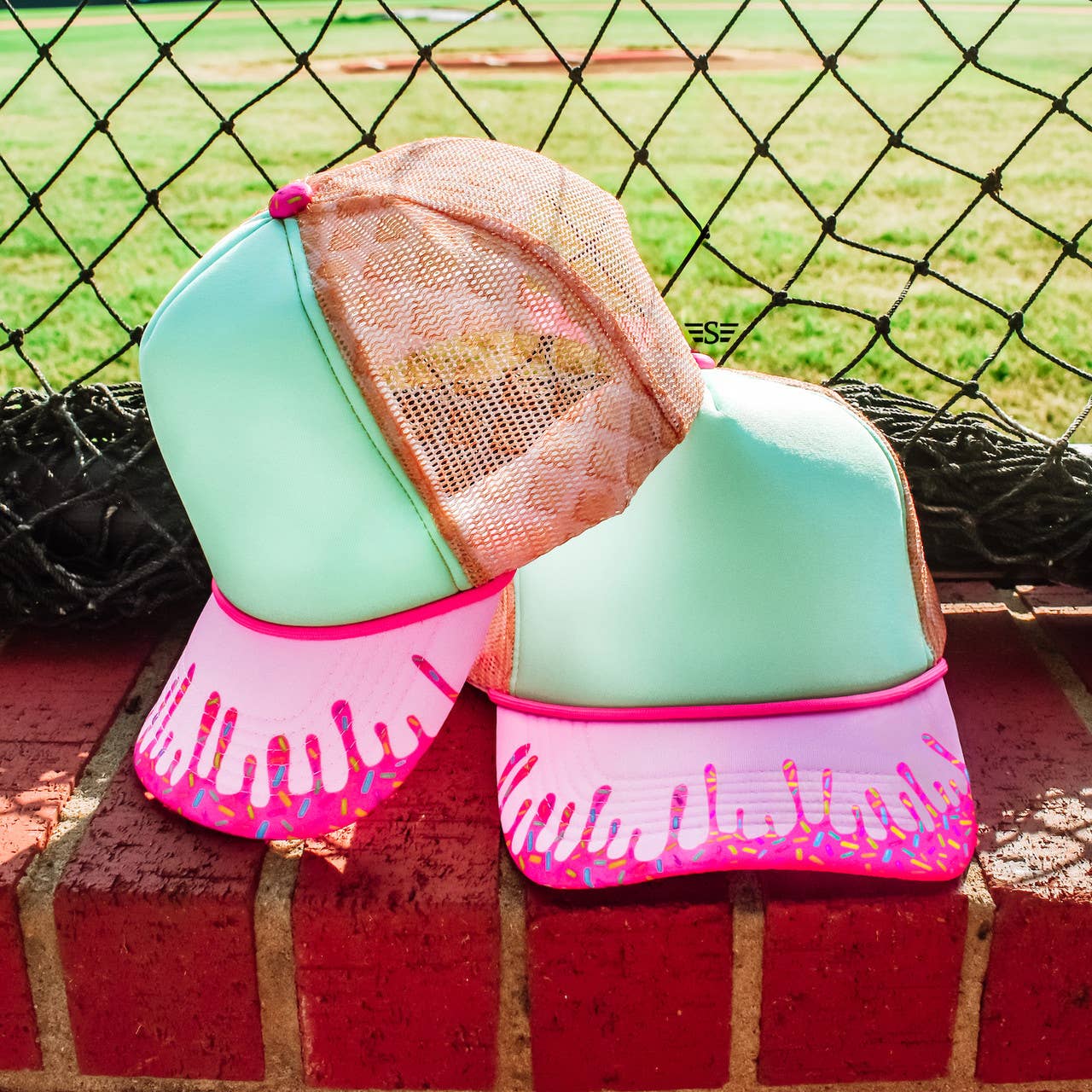 Flying S Company - Vendita all'ingrosso Cappellino da baseball - Unisex - Cappello Trucker in Rete Stampato con Goccia di Gelato1