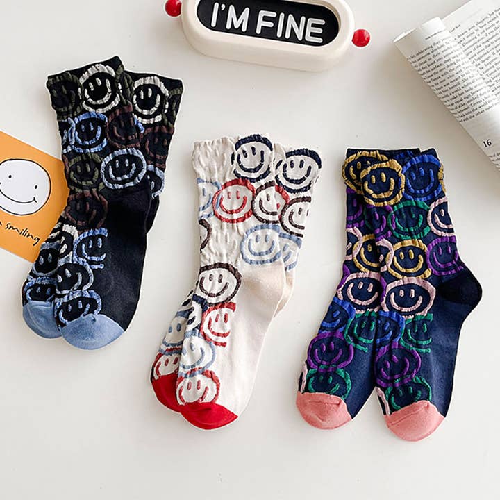 ACCITY - Wholesale Socks - Women's - COTTON SMILEY FACE CREW SOCKS_CWMS02803