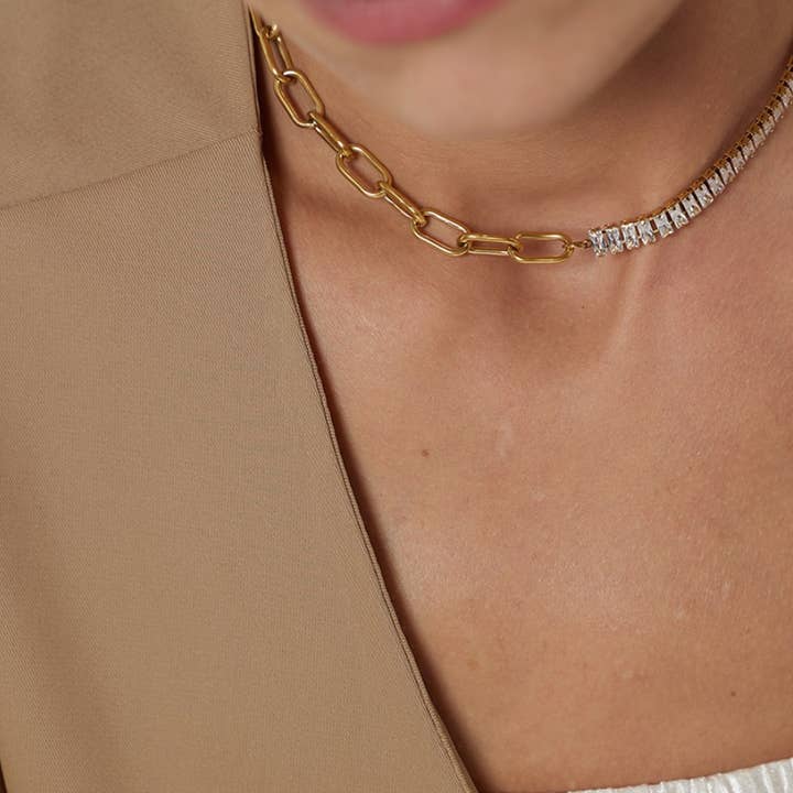 MeloMelo - Wholesale Link & Chain Necklace - Half Crystal Half Chain Toggle Necklace