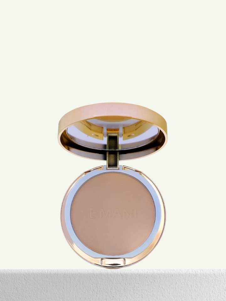 Fond de teint mat impeccable pour la vente par EMANI VEGAN COSMETICS