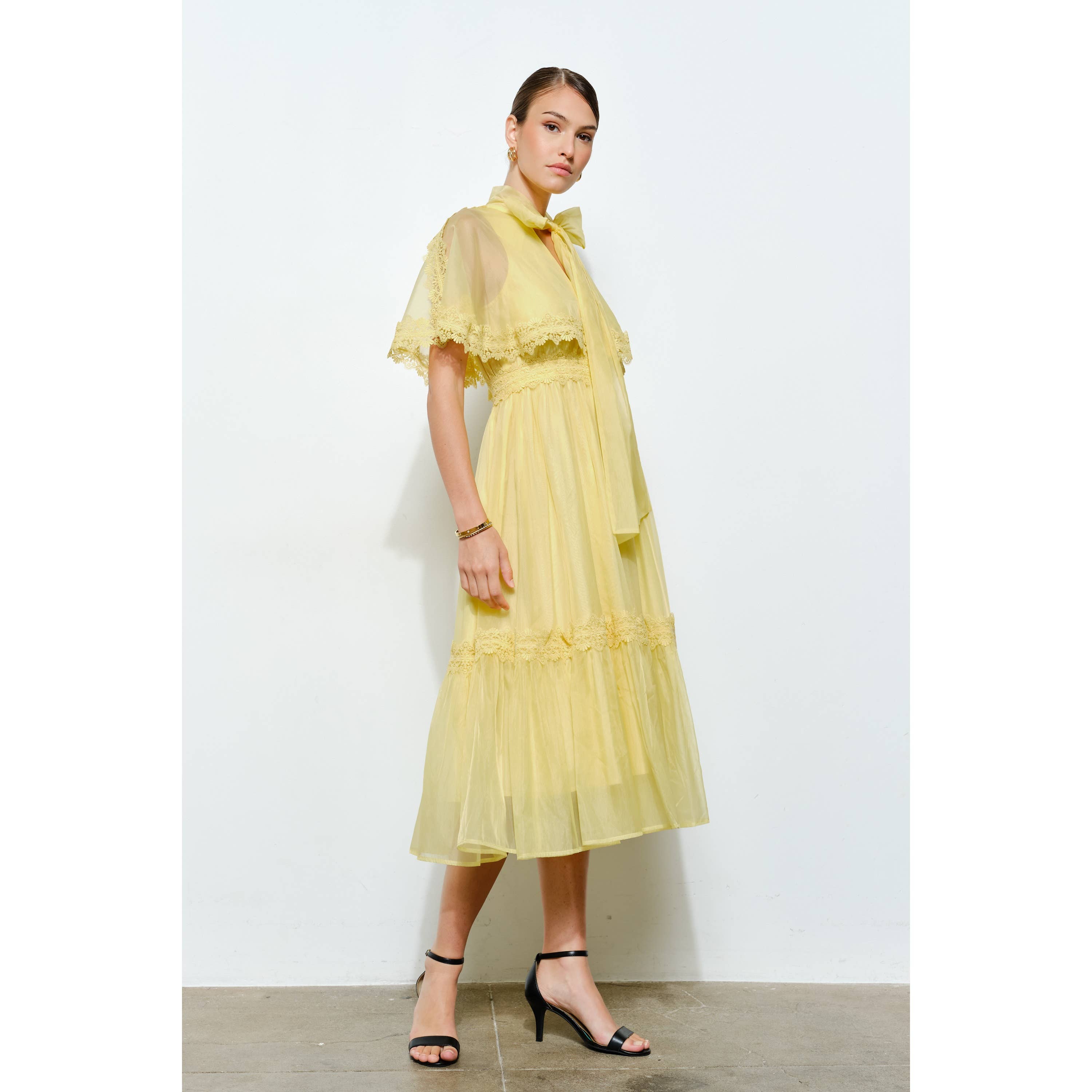 INA – wholesale Klänning - Dam – Fluga Cape-Stil Volang Spets Organza Klänning16