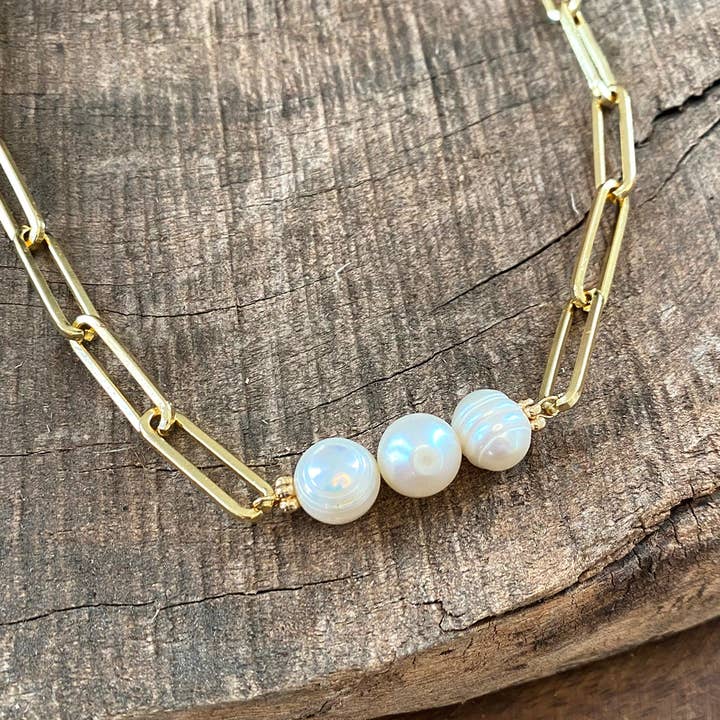 PennyLine inc - Wholesale Beaded/Pearl Necklace - Paperclip chain short necklace with 3 freshwater pearls gold