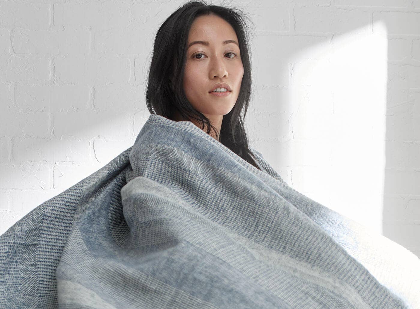 Slate Blue 100% Organic Yarn-Dyed Brush Cotton Throw Blanket for wholesale on Faire2