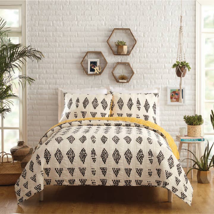 Peking Handicraft - Wholesale Bedding Set - Prosperity 2/3-Piece Quilt Set by Jungalow