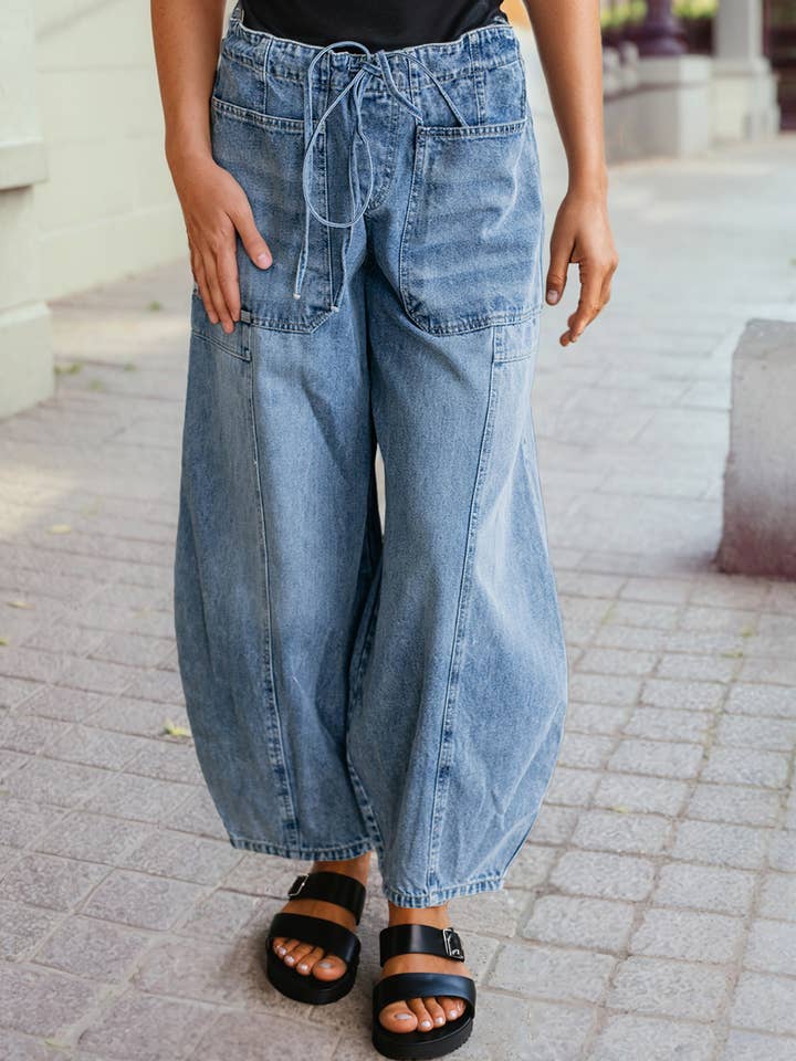Jean à taille paperbag avec cordon de serrage et grande poche plaquée pour la vente par 1 the Woman