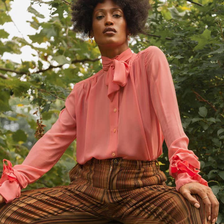 Victoriaans zijdeachtig pussybow shirt voor wholesale door House of Aama