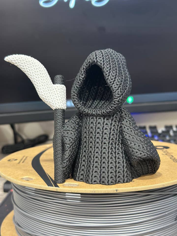 Grim Reaper 3D-printad stickad figur läskig dekoration för wholesale av Upstate Design Decor