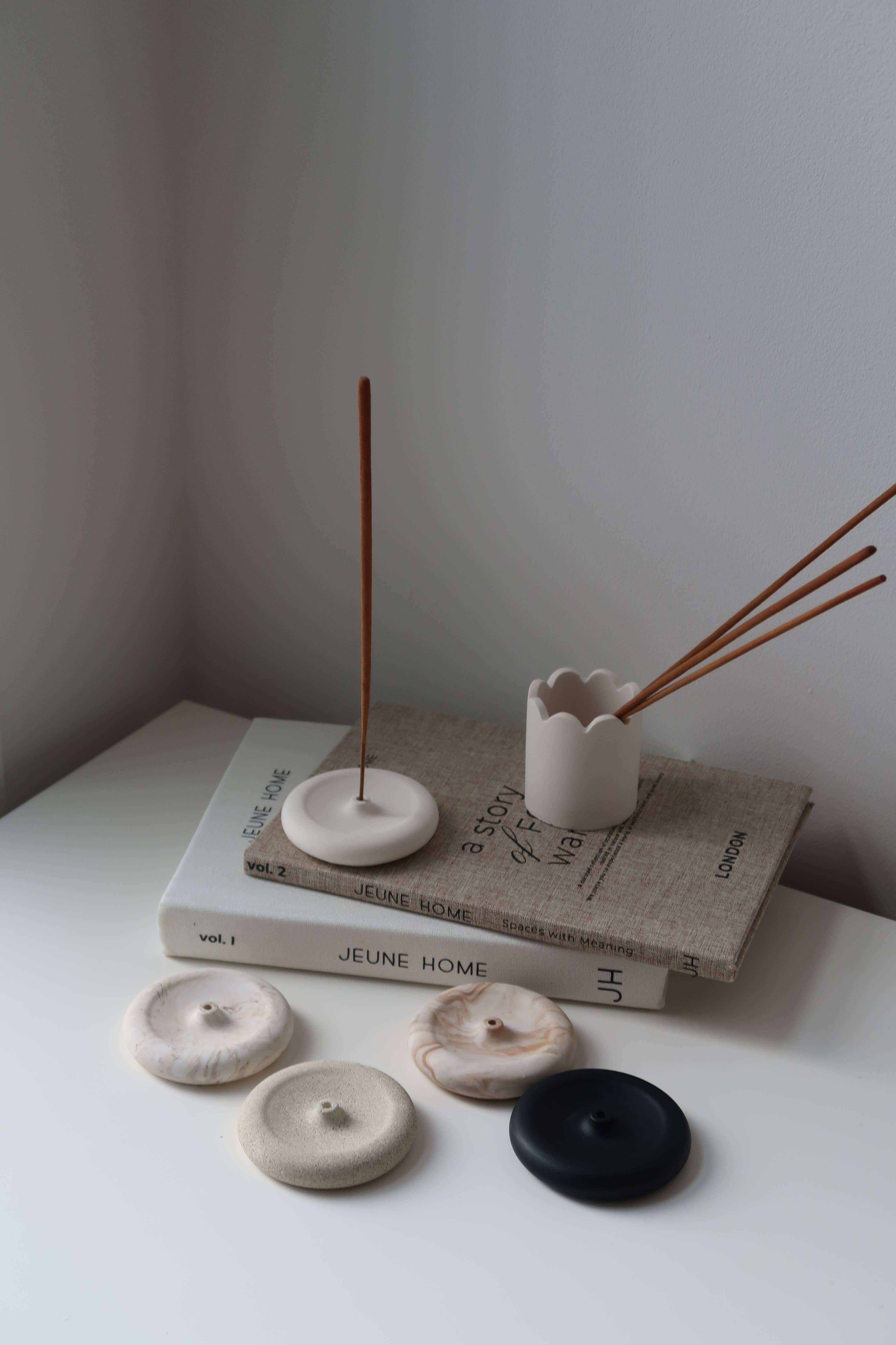 Jeune Home - Wholesale Incense Holder - Minimalist round incense holder 3