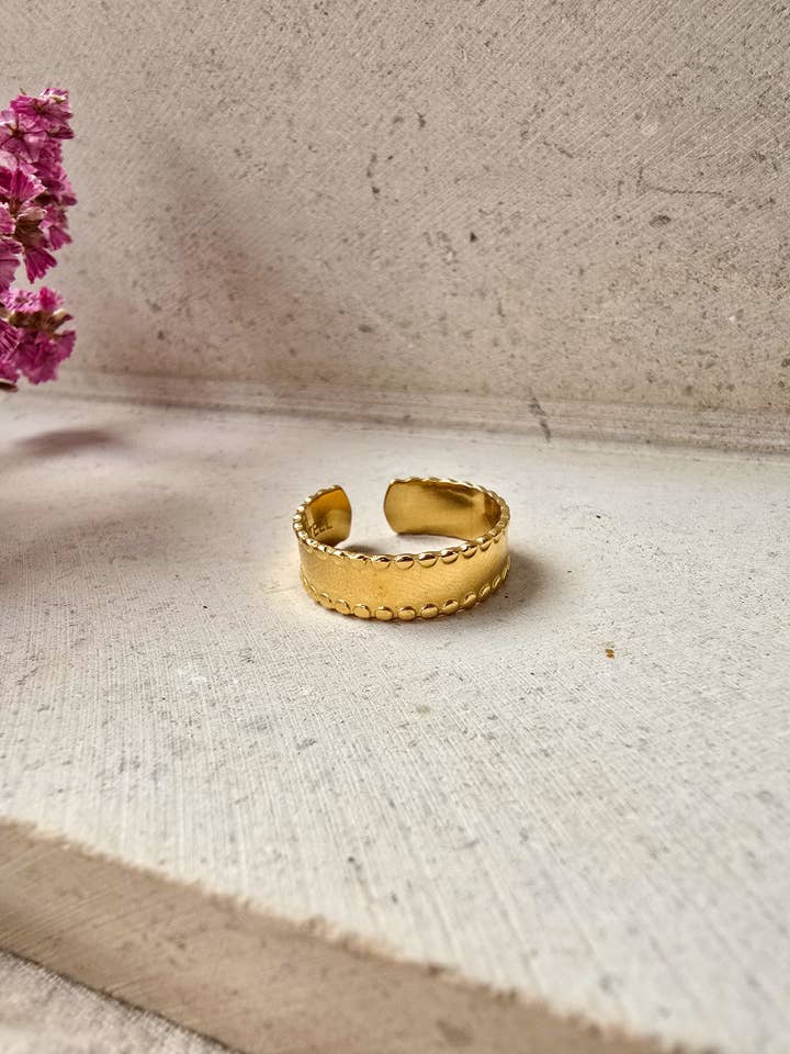 Chloe-Ring für den Großhandel von What Goes Around