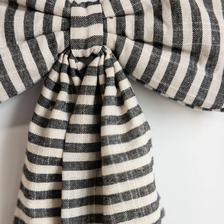 Luxe B Co - Wholesale Christmas decoration - Bow Garland Striped Dark Charcoal Fabric1