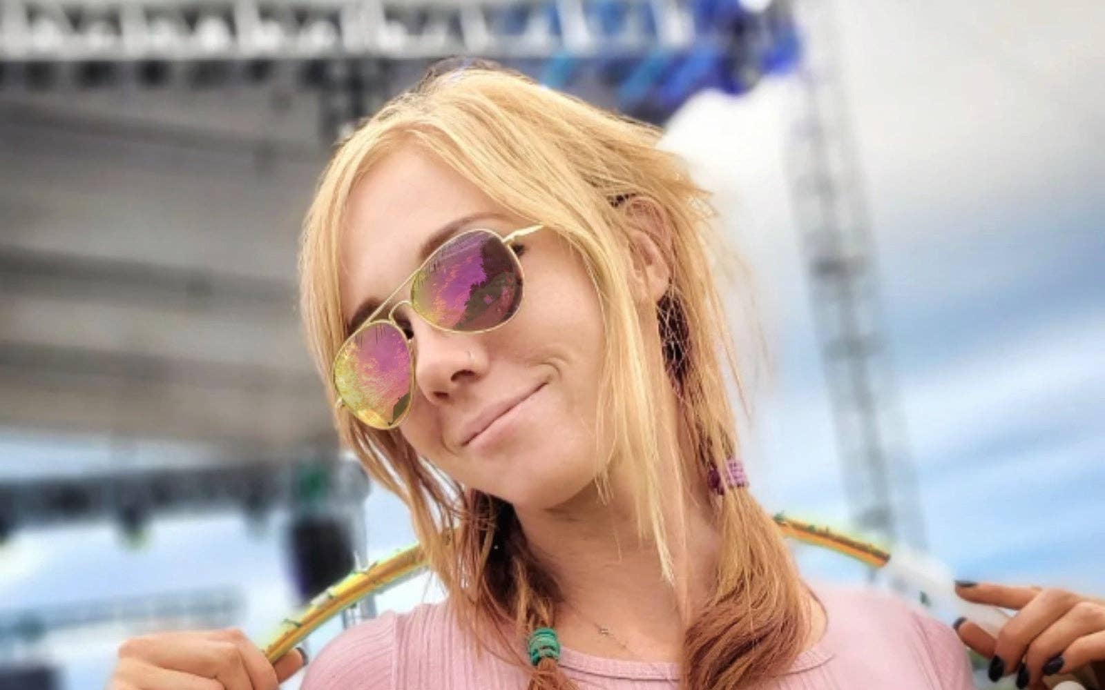 Black Shades - Wholesale Sunglasses - Women's - Made You Blush2