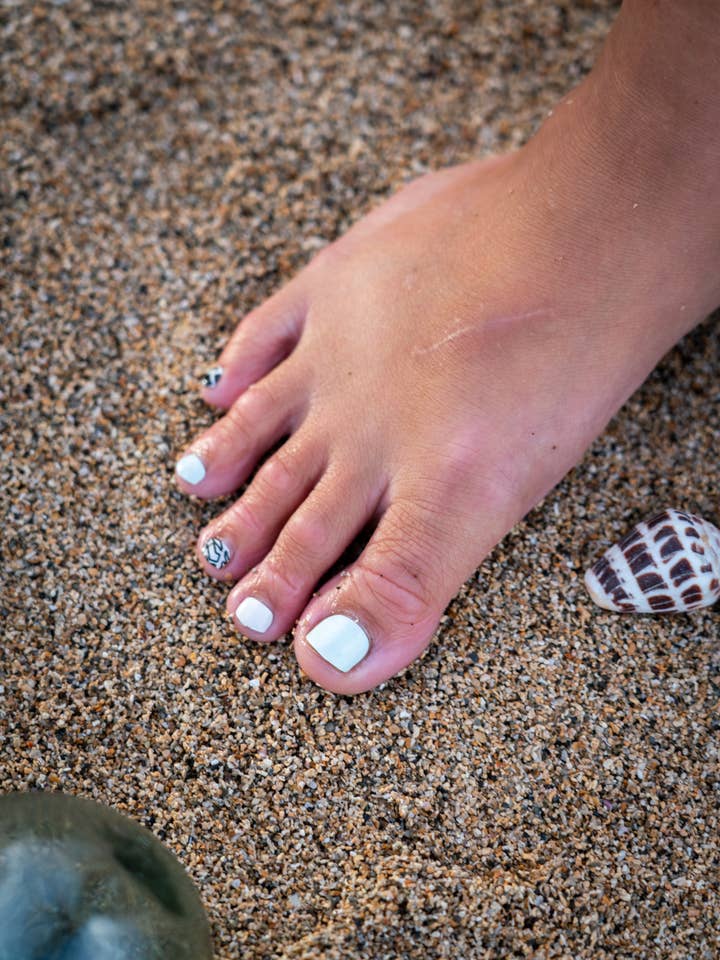 Pedicure Set: Pūpū Pōniuniu (Hebrew Cone) for wholesale by Iwi Nails