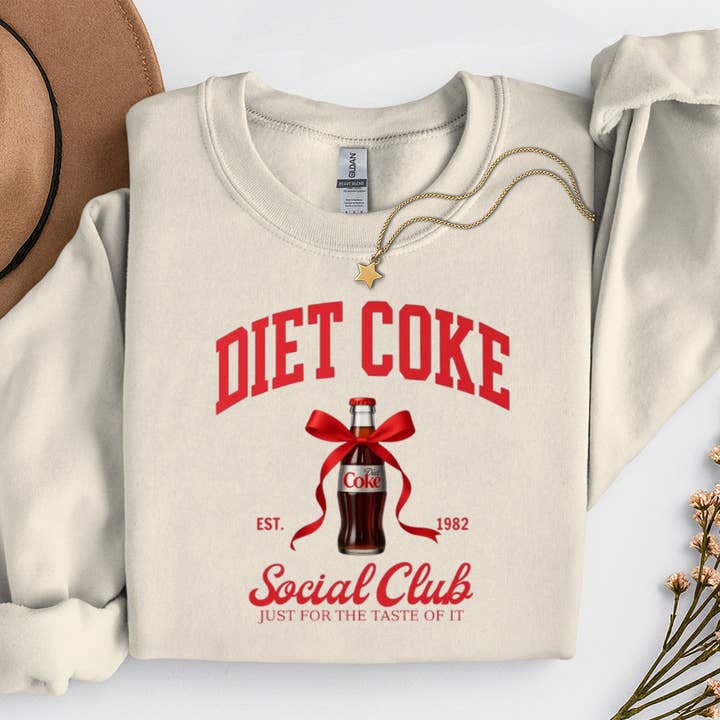 Diet Coke Social Club Grafisk Sweater for engroshandel hos Sam & Seb Co.