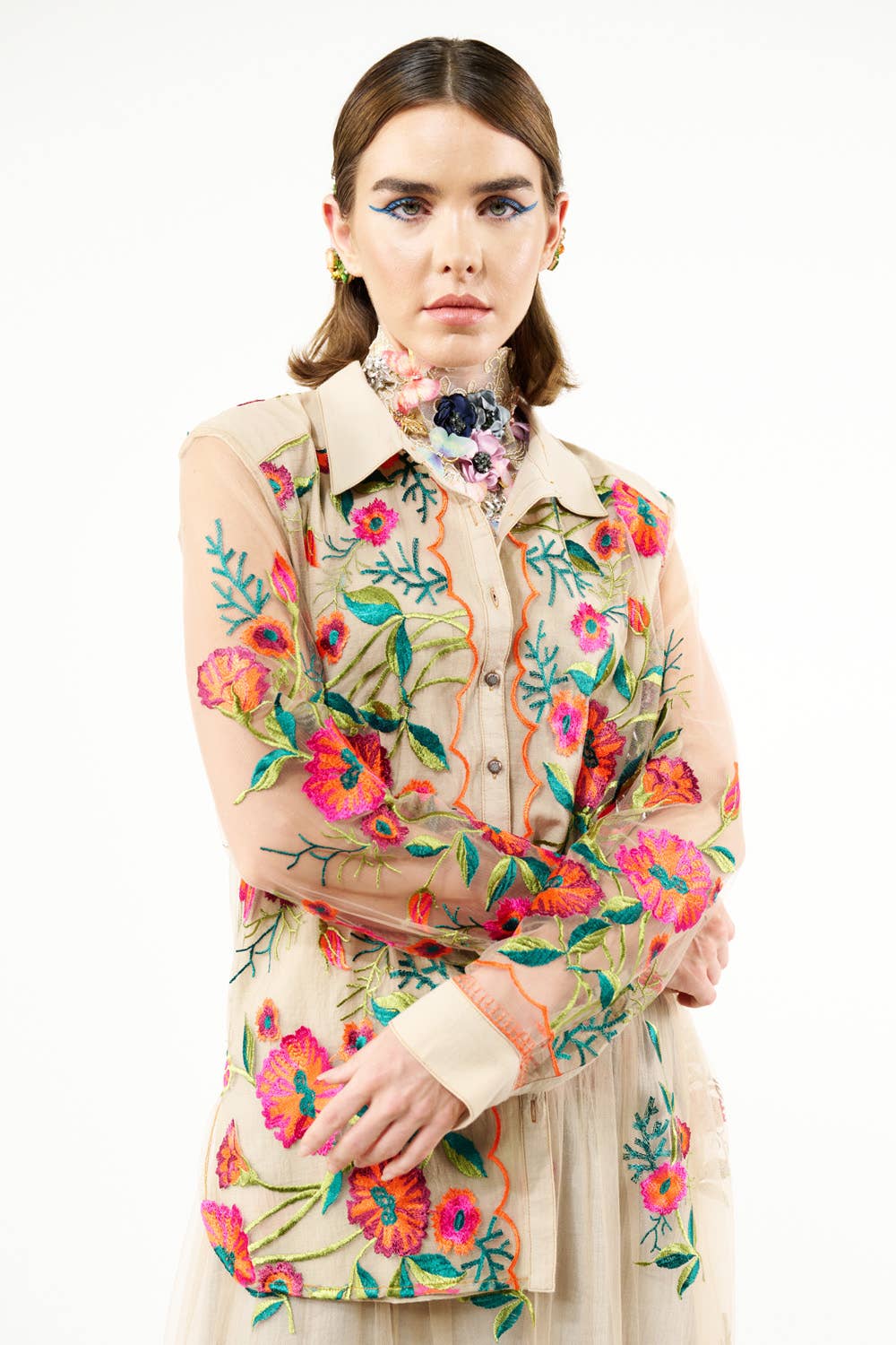 Blu Denim Camicia vintage con ricamo floreale di tulipani in vendita all'ingrosso su Faire4