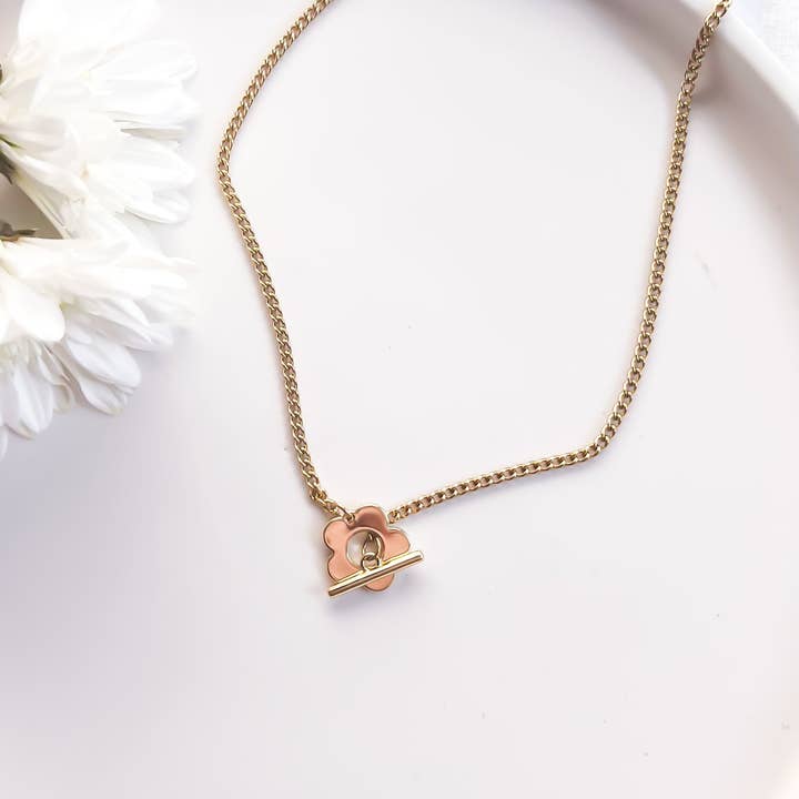 Natalie Clare Collections - Wholesale Pendant/Charm Necklace - Blossom Clasp Necklace