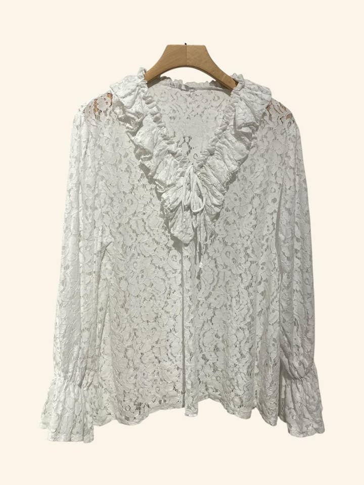 Blouse en Dentelle Romantique - Col Volanté Art 2817 pour la vente par Nota bene