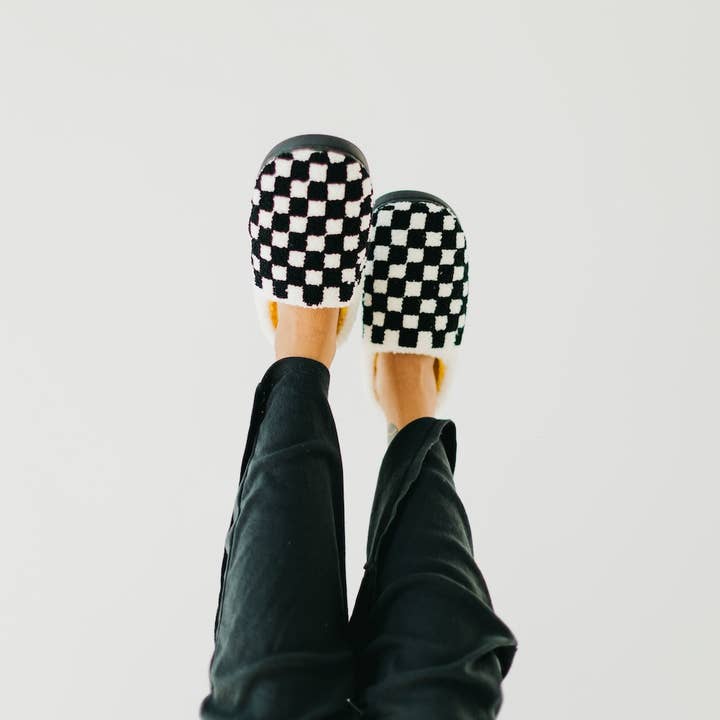 Pretty Simple - Wholesale Slippers - Unisex - CURE x Beyond Type 1 Checkered Slippers2