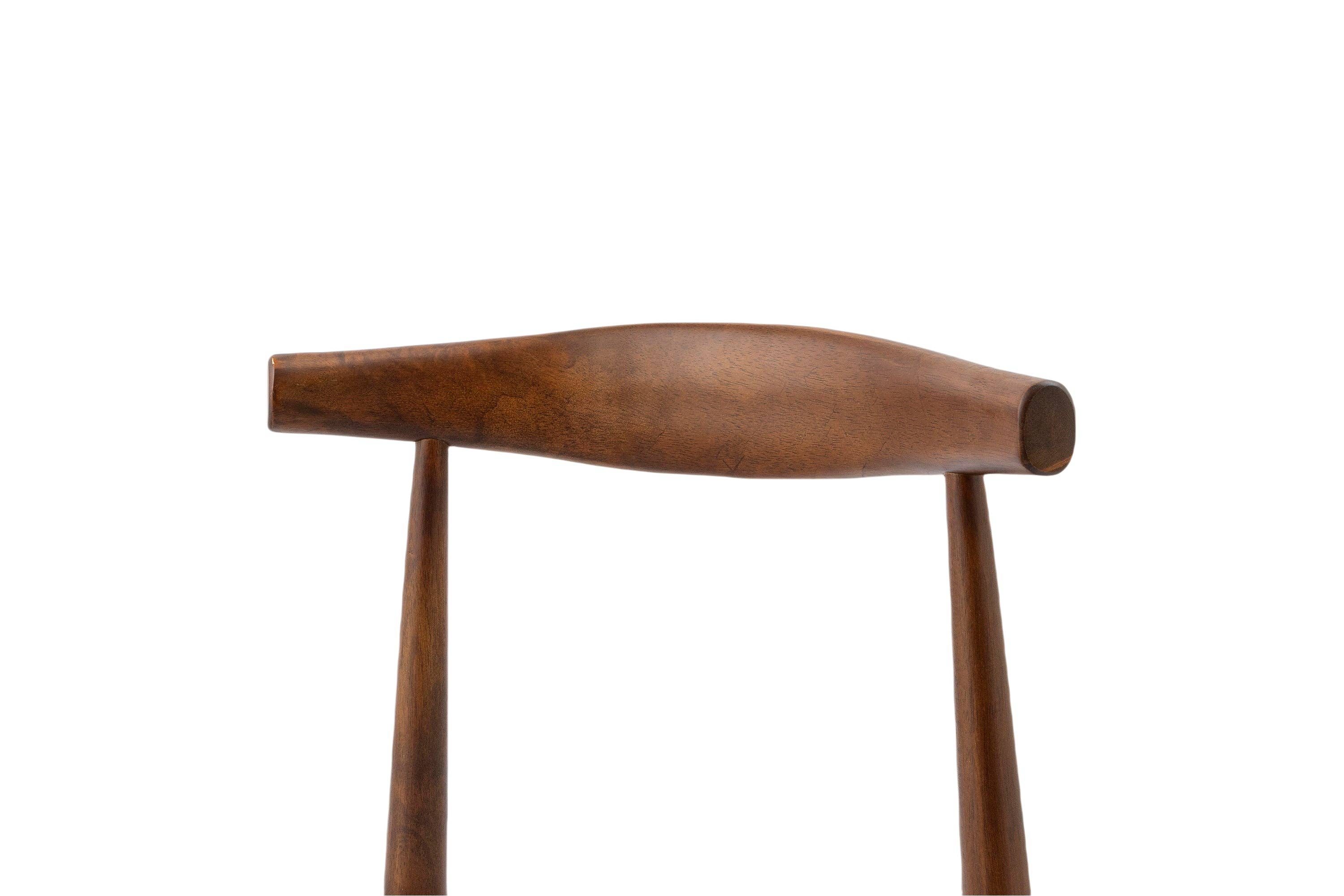 Bleu Clair Ensemble de 2 chaises de salle à manger en bois massif rembourrées Tonle Mid-Century en vente sur Faire4