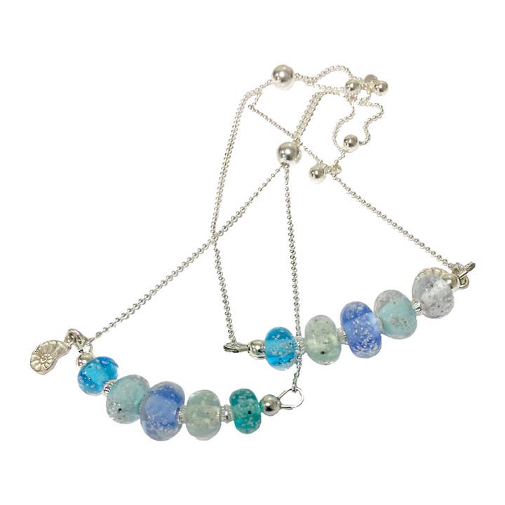 Bracelet Bolo en sable à cinq perles Beach Memories pour la vente par Beach Memories® Glassworks