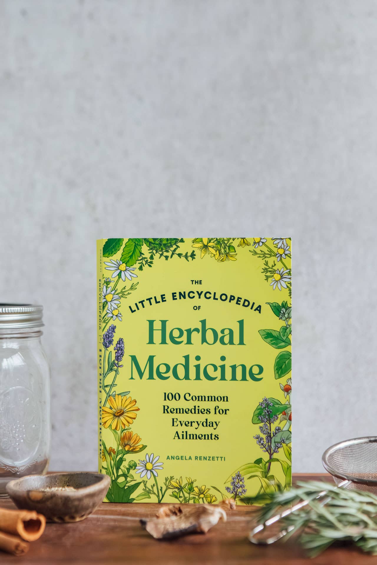 Blue Star Press - Wholesale Medical Health Book - The Little Encyclopedia of Herbal Medicine: Herbal Remedies8