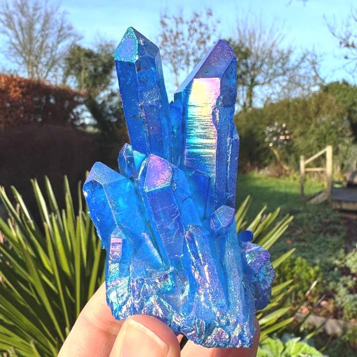 Aura-Cluster Pixie-Blau Kristallspitzen Magie Regenbogen Druzy für den Großhandel von Elf Kendal Hippies