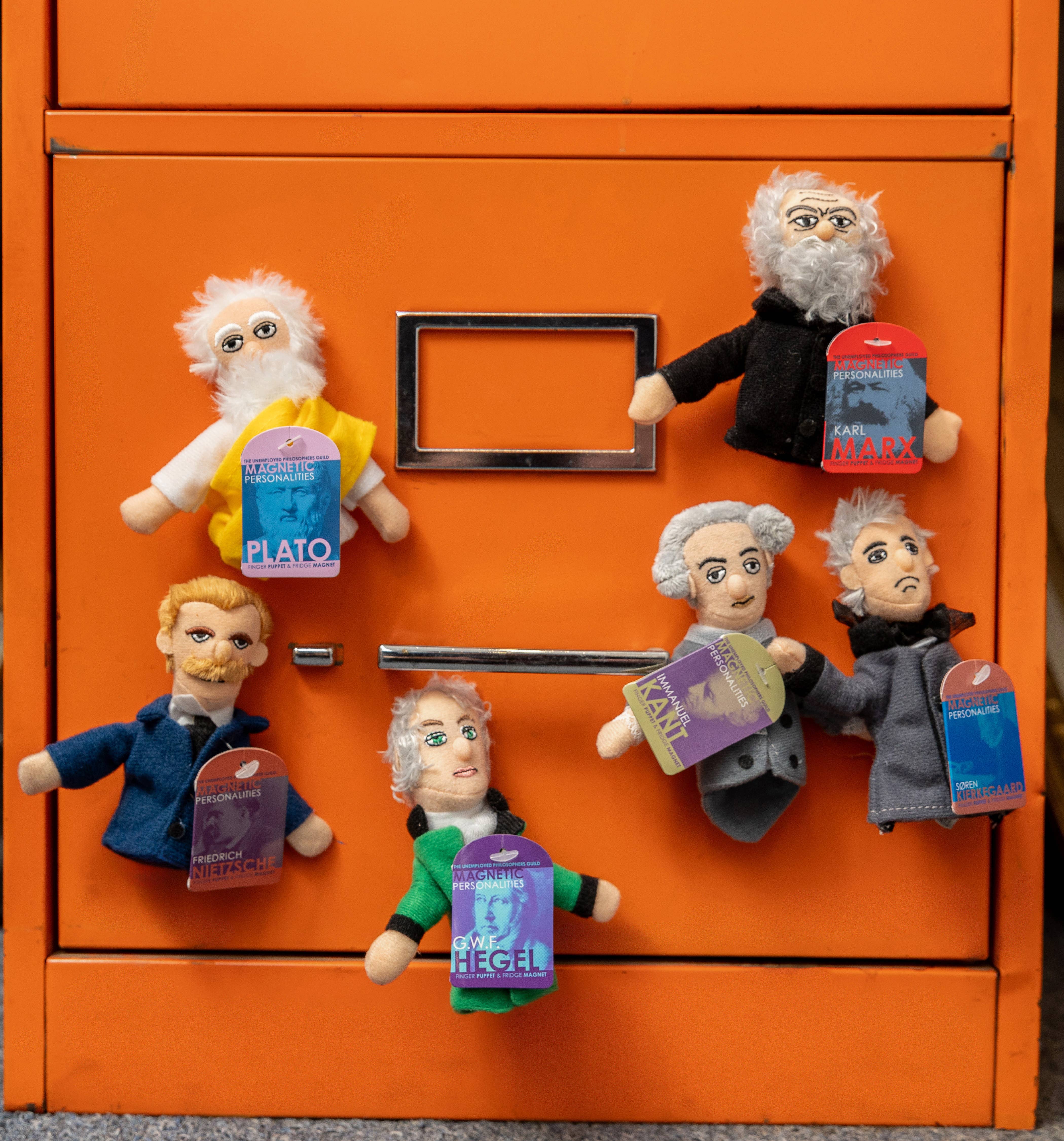 Unemployed Philosophers Guild - Vente Marionnette à doigt – enfant et bébé - Marionnette à doigts Friedrich Nietzsche2