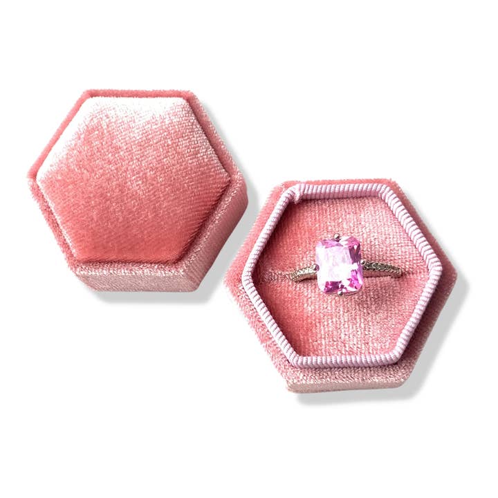 Milli London Velvet Single Ring Box for wholesale by Milli London