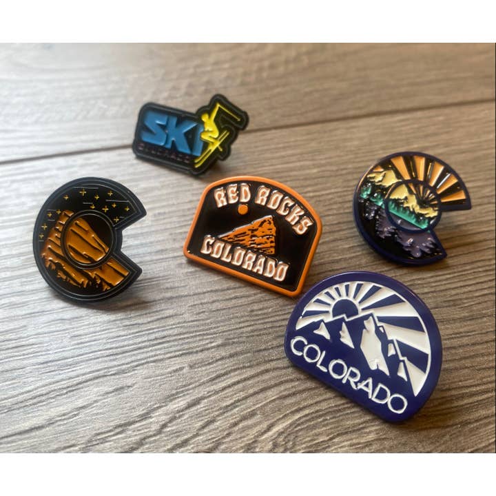 Colorado Limited - Wholesale Lapel Pin/Button - Colorado Red Rocks Showtime Enamel Pin1