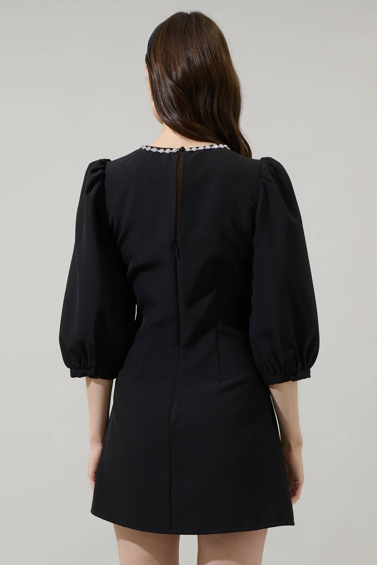 Noir Robe mini trapèze Winona avec nœuds en strass en vente sur Faire2