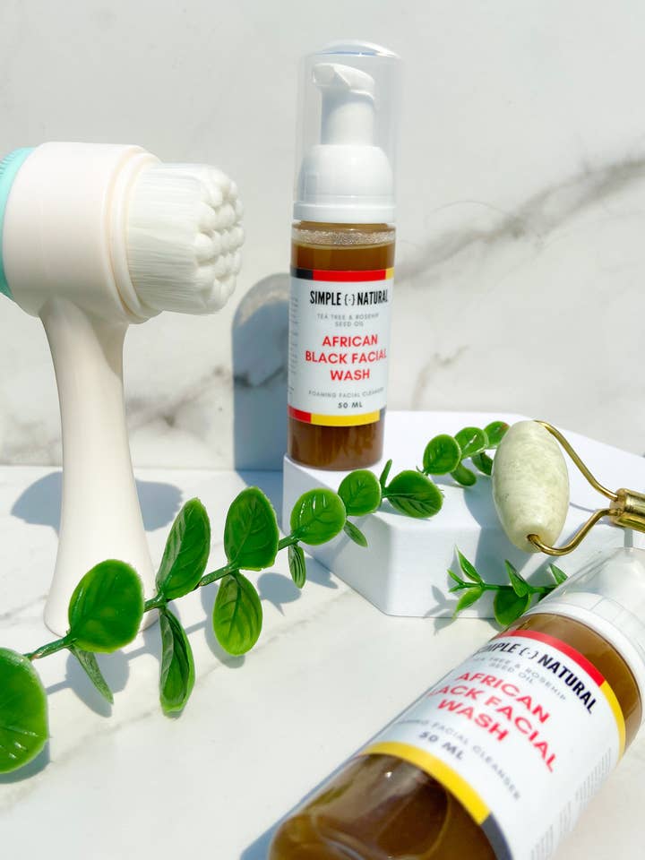 Face Case for wholesale by Simple Dot Natural