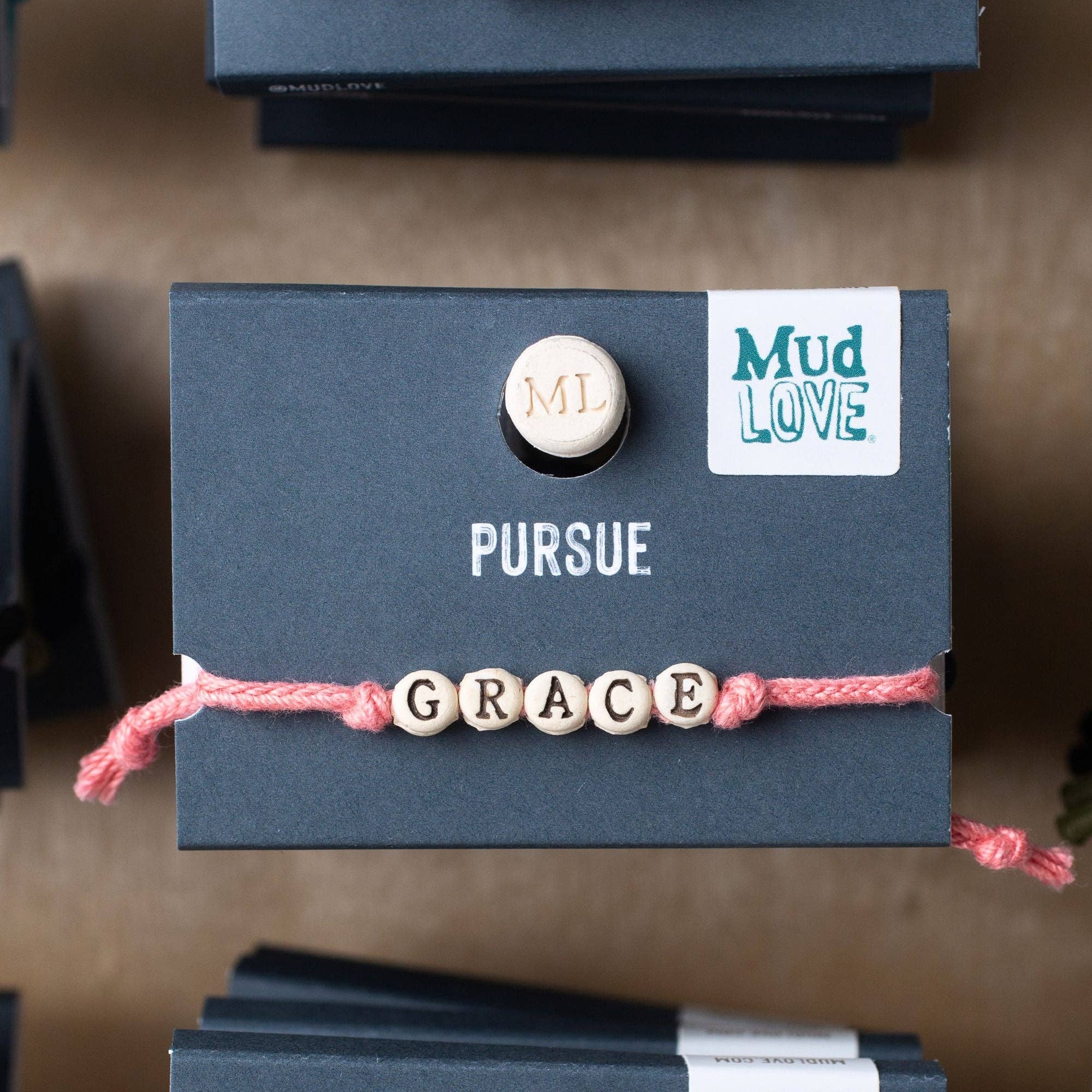 MudLOVE – wholesale Vävt/flätat armband – GRACE - Vänskapsarmband på handvävd bomullssnodd5