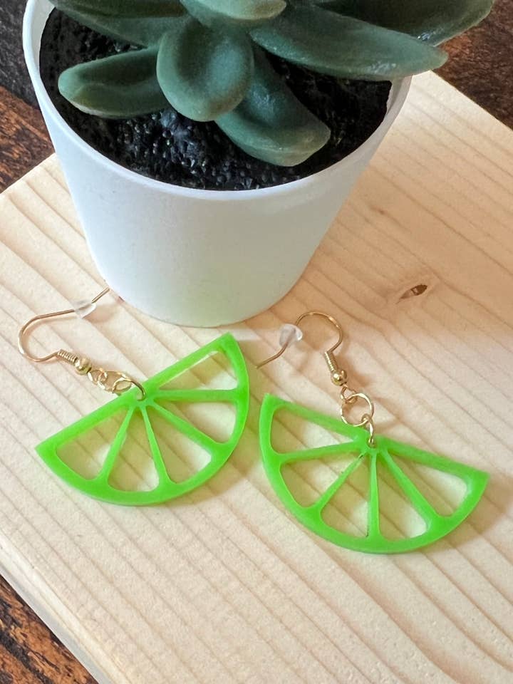 ciondoli con zeppa in acrilico per la vendita all'ingrosso da parte di Suchfungoods