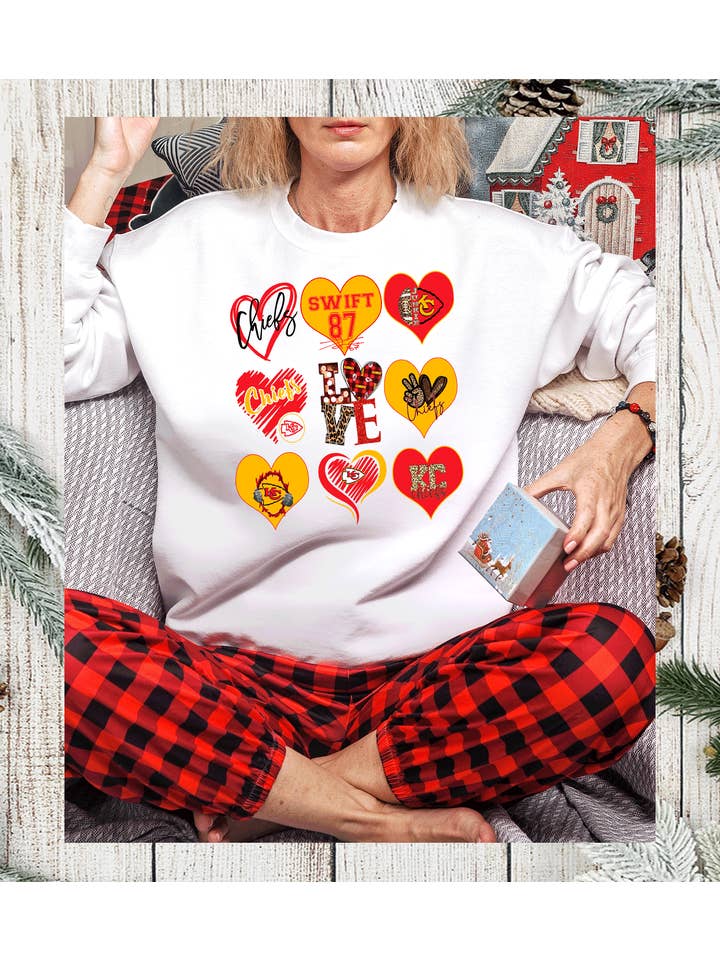 A Blessed Texas Mess Boutique - Wholesale T-Shirt (Graphic) - Women's - Kansas City Chiefs Taylor Swift 87 Kelsey Hearts Chiefs7