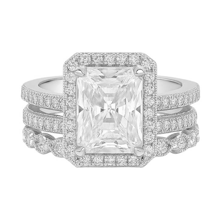 Set di tre anelli in argento sterling con moissanite taglio radiante da 3,0 ct con halo. per la vendita all'ingrosso da parte di Atlanta Jewelers Supply