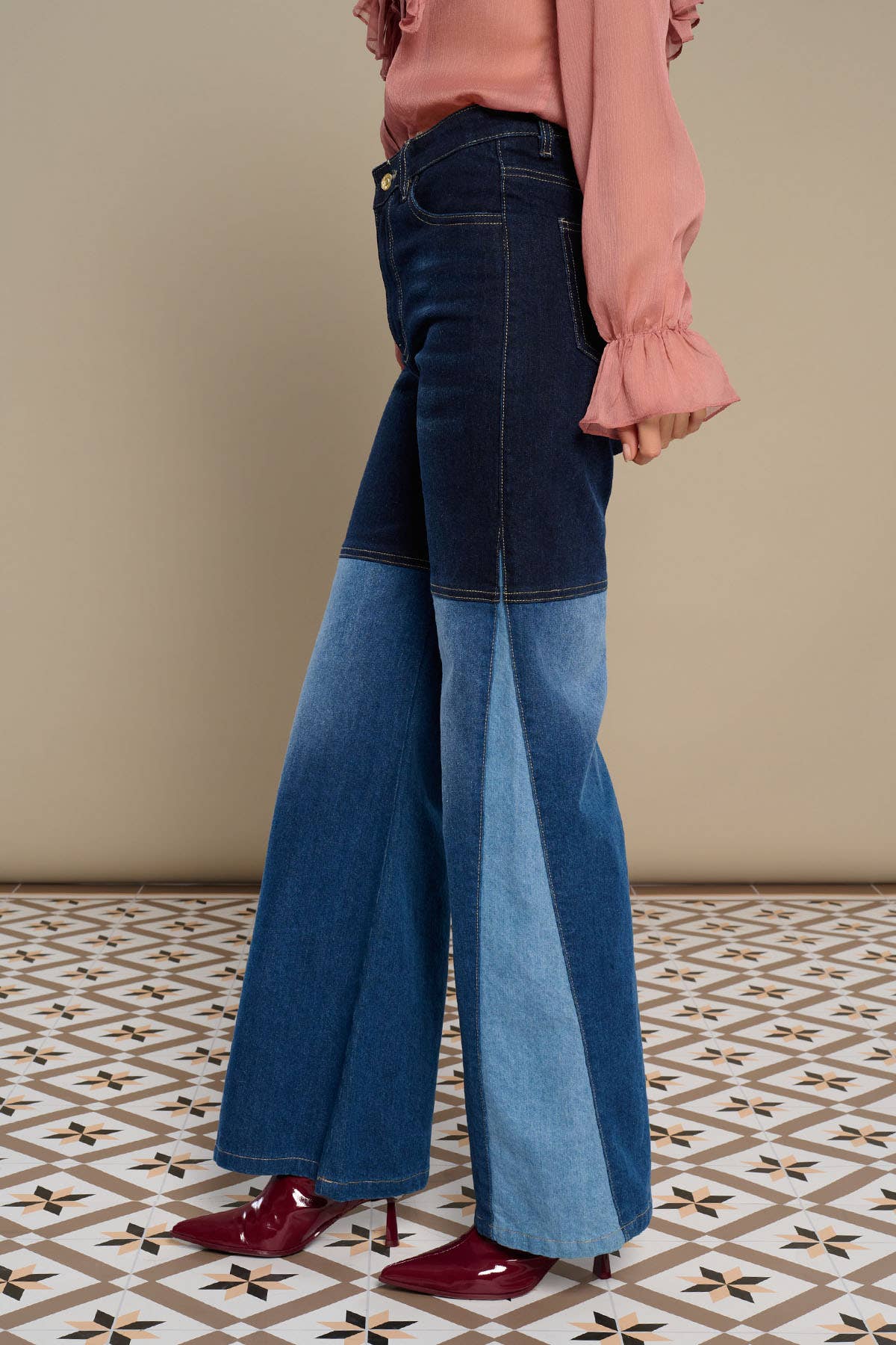 Blau TRAVIATA JEANS für den Großhandel auf Faire2