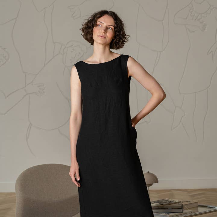 menique – Engroshandel Kjole - Dame – Linnen maxi kjole Stella med åben ryg - elegant rygfri kjole3