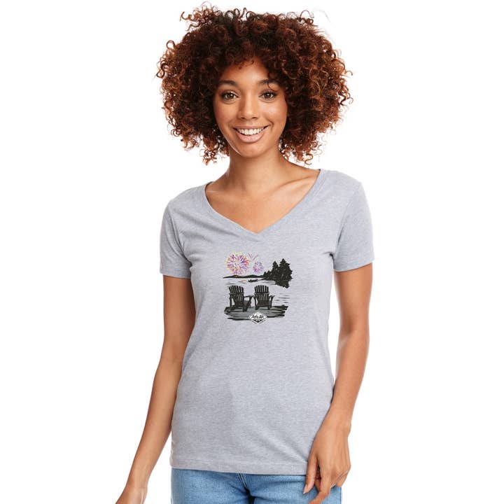 Edição limitada - Assentos na primeira fila - Camiseta feminina estampada com decote em V por atacado de Lake Life Brand