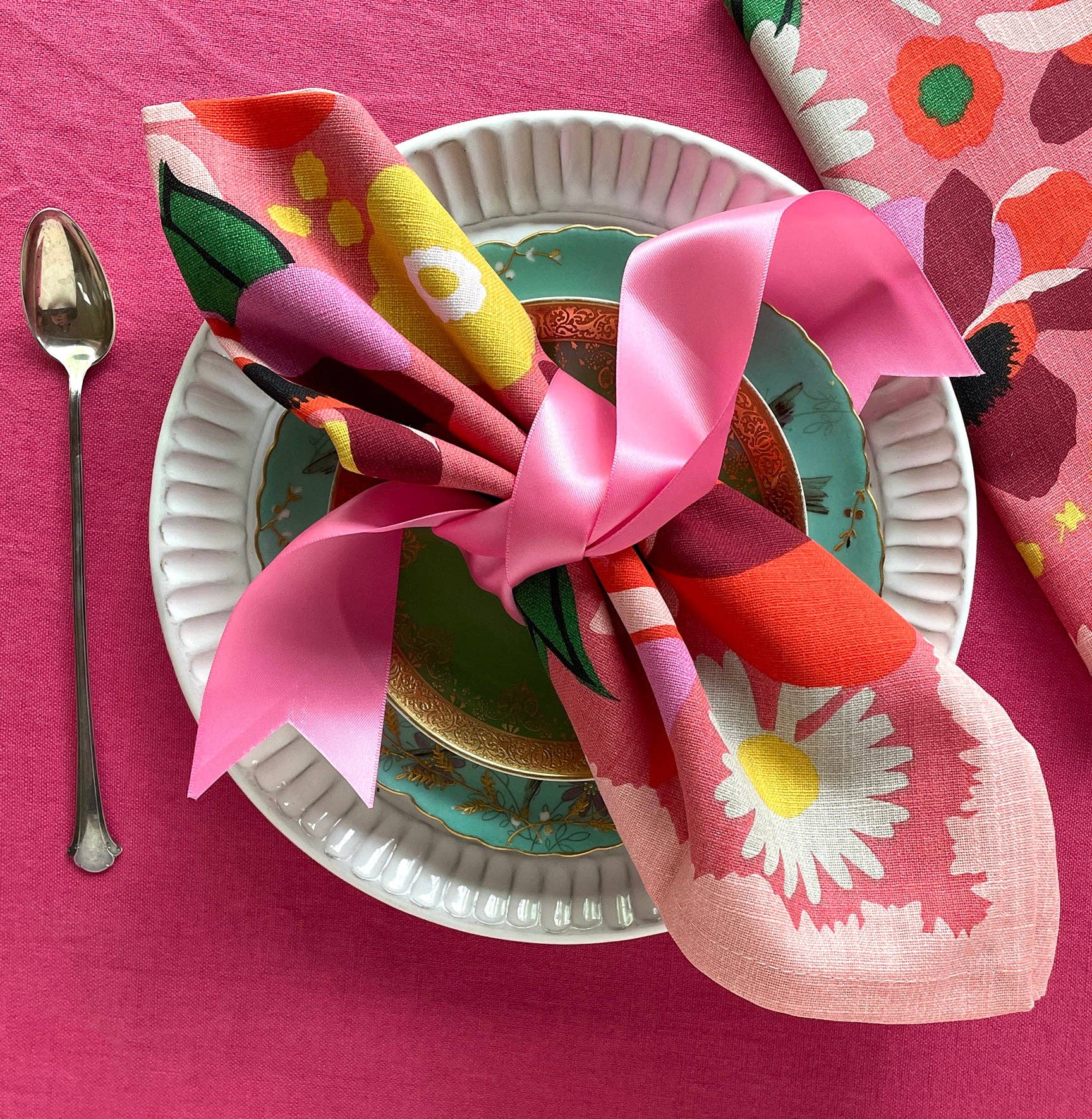 Elizabeth Grubaugh - Wholesale Dinner & Cloth Napkin - Garden Napkin Set of 46