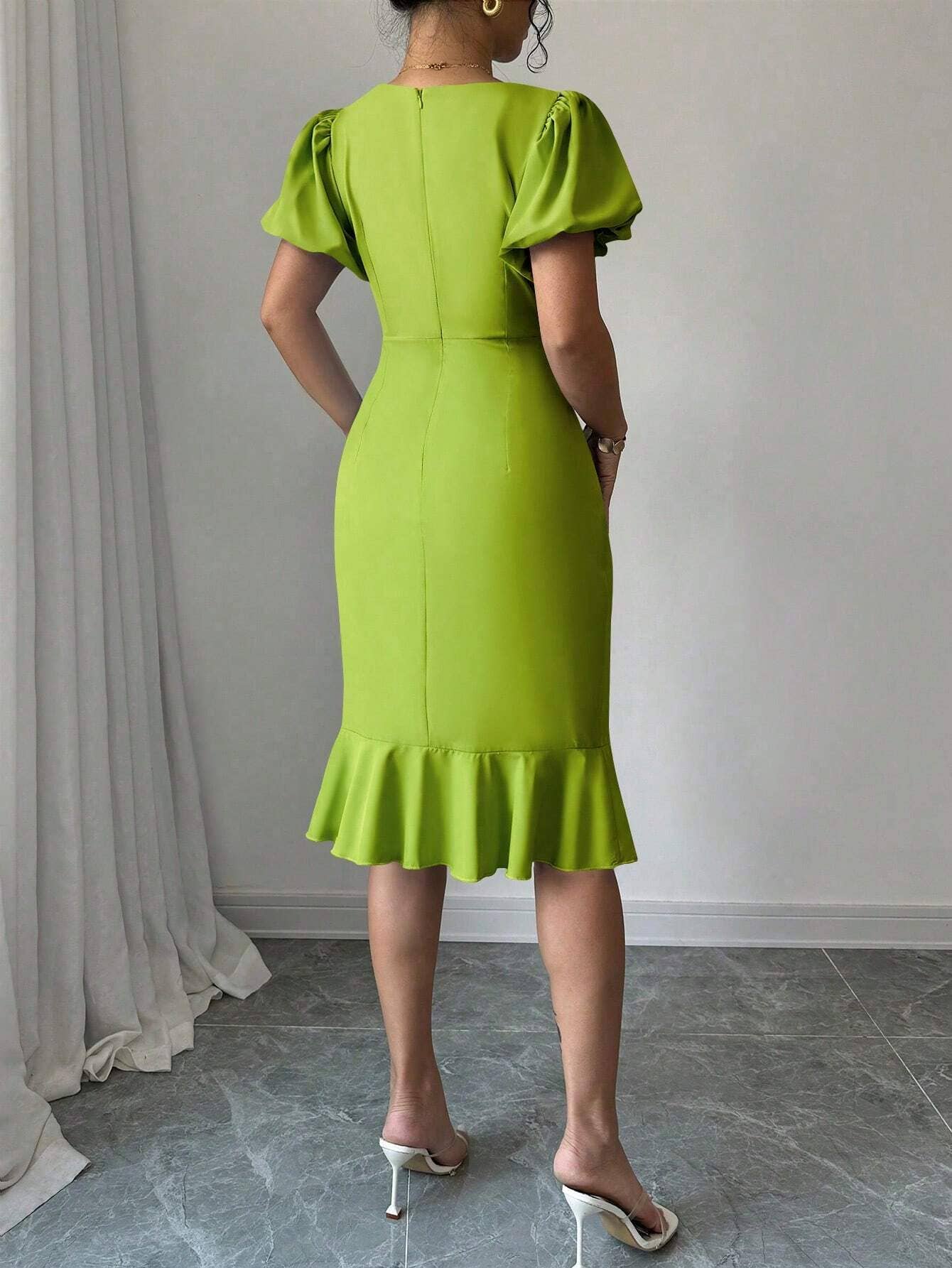 UNISHE - Vendita all'ingrosso Vestito - Donna - Abito a sirena con maniche a lanterna sexy e volant GSS1307